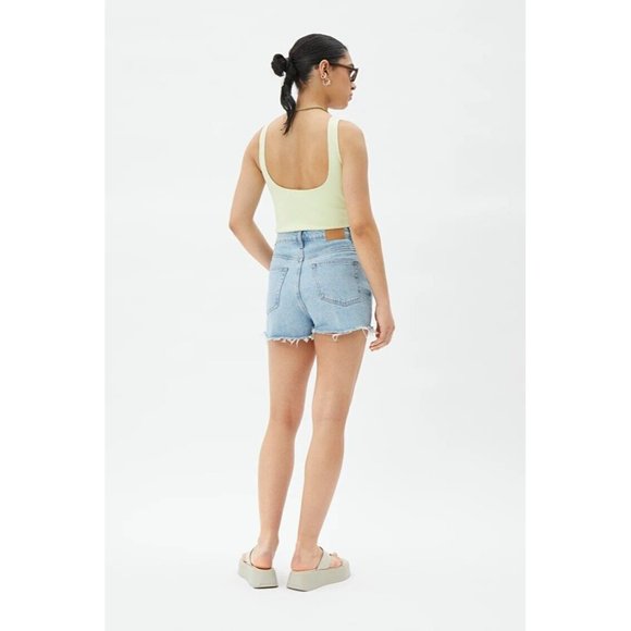 Weekday Brand Denim Row Jean Shorts In Spring Blue Raw Hem SZ 40 US 8 High Rise - Picture 12 of 12